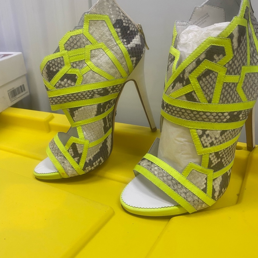 SUECOMMA BONNIE Leather Animal Print Pumps 7.5